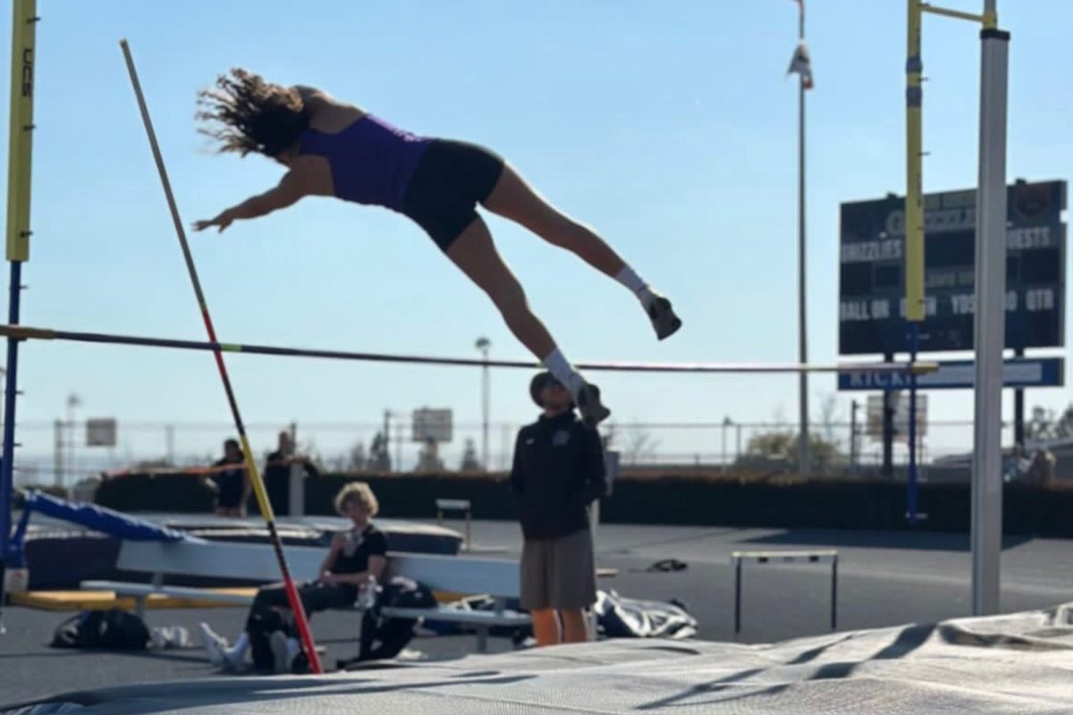 RCHS+track+athlete+competes+in+pole+vaulting+at+their+first+league+meet+at+Los+Osos+high+school.