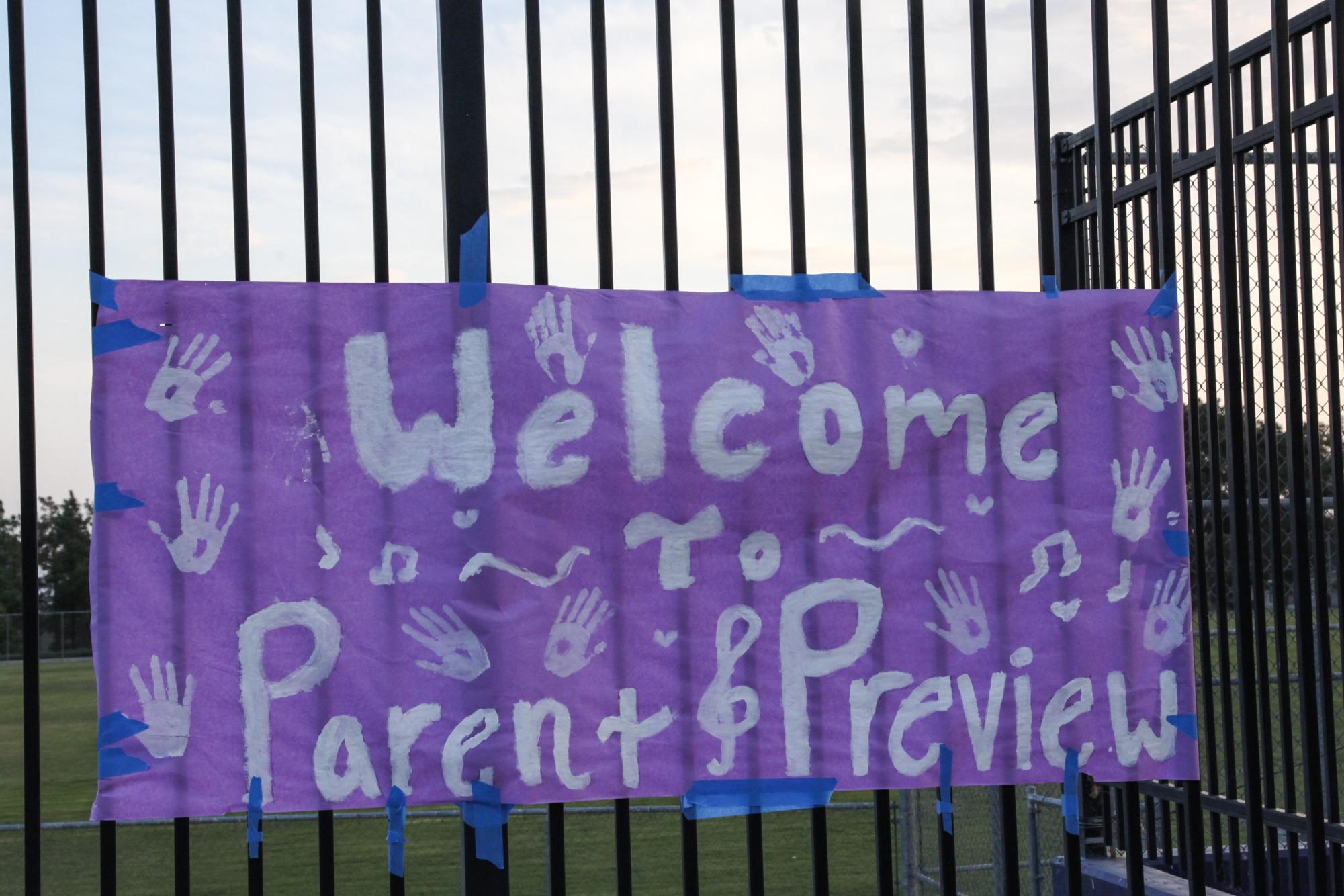 A welcoming banner at the entrance gate to the stadium for everyone coming to watch the show.