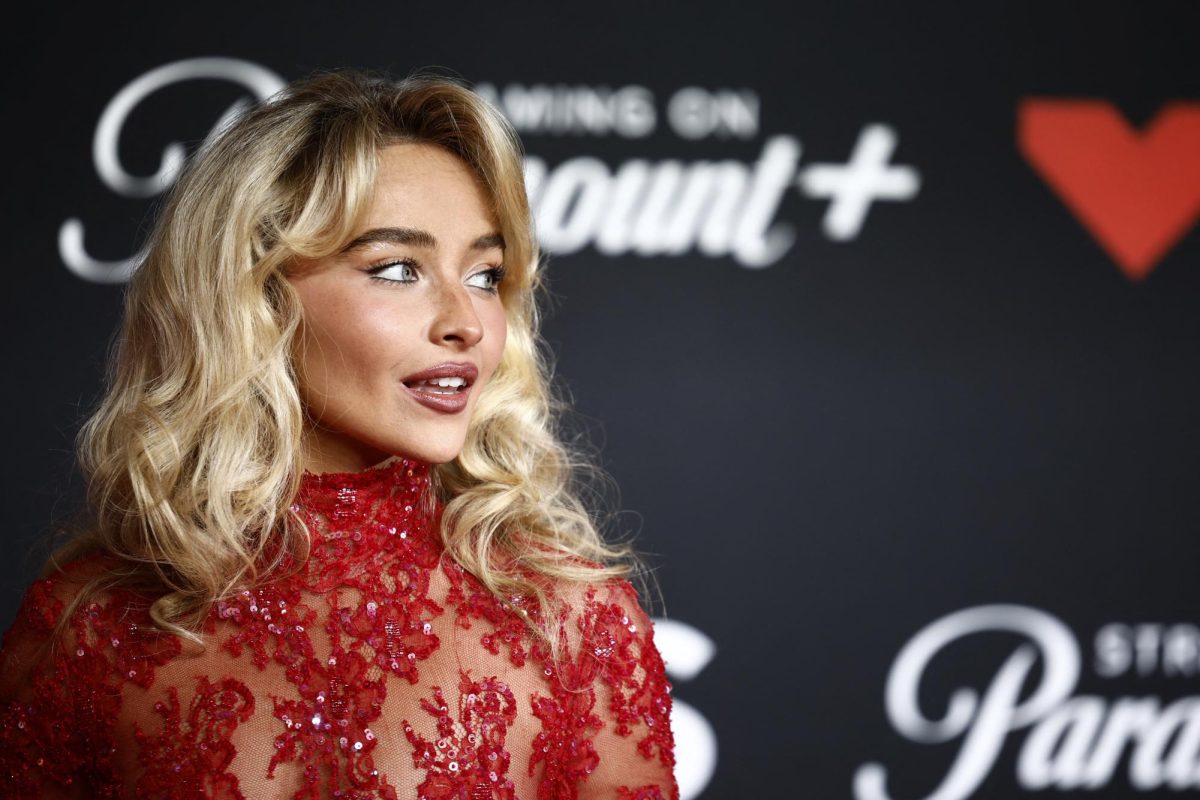 Sabrina Carpenter  poses on the red carpet at the 2025 MTV Video Music Awards in Elmont, New York, U.S., September 7, 2025. REUTERS/Kylie Cooper